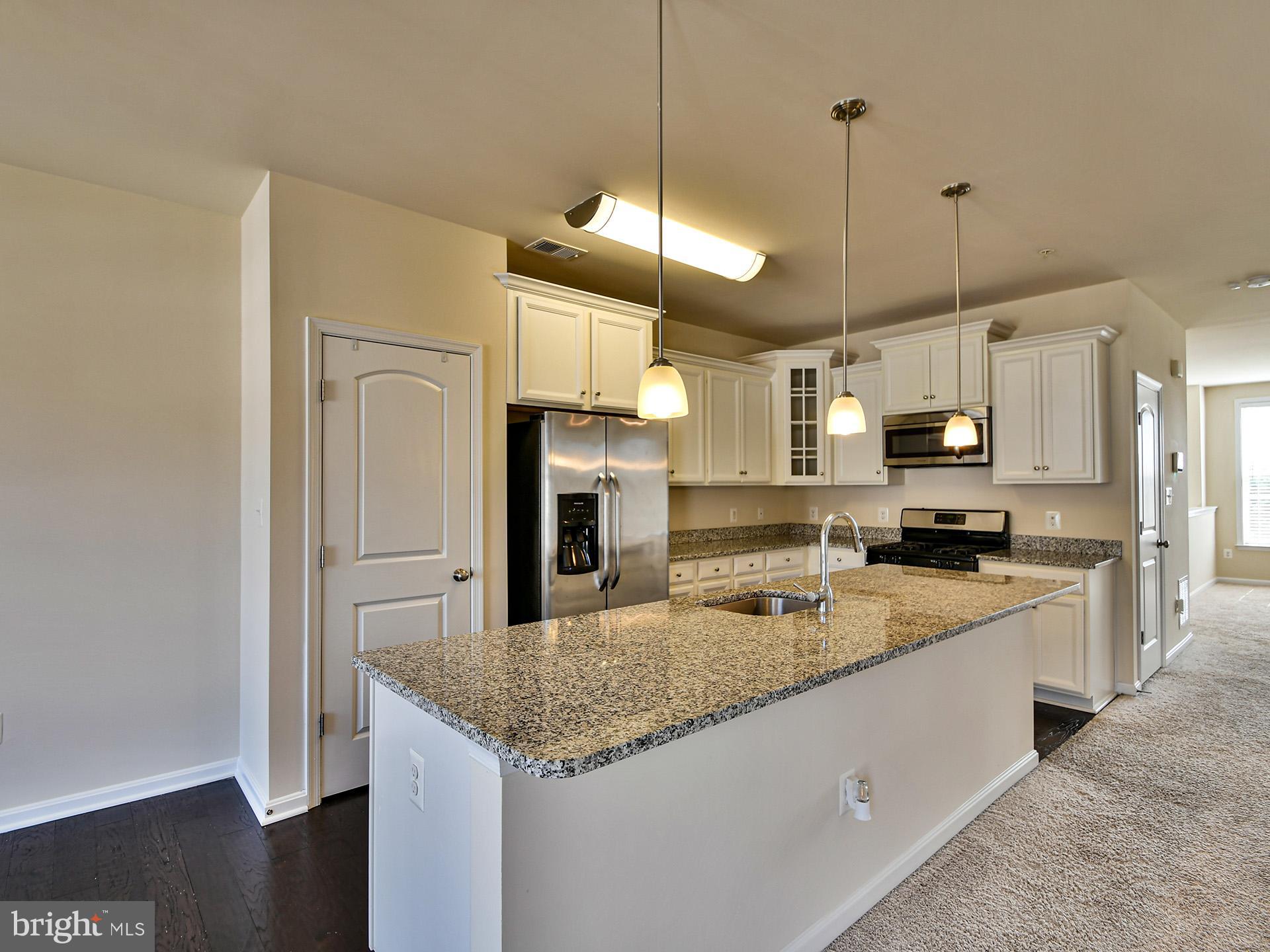 WOODMORE TOWNE CENTRE - Residential Lease