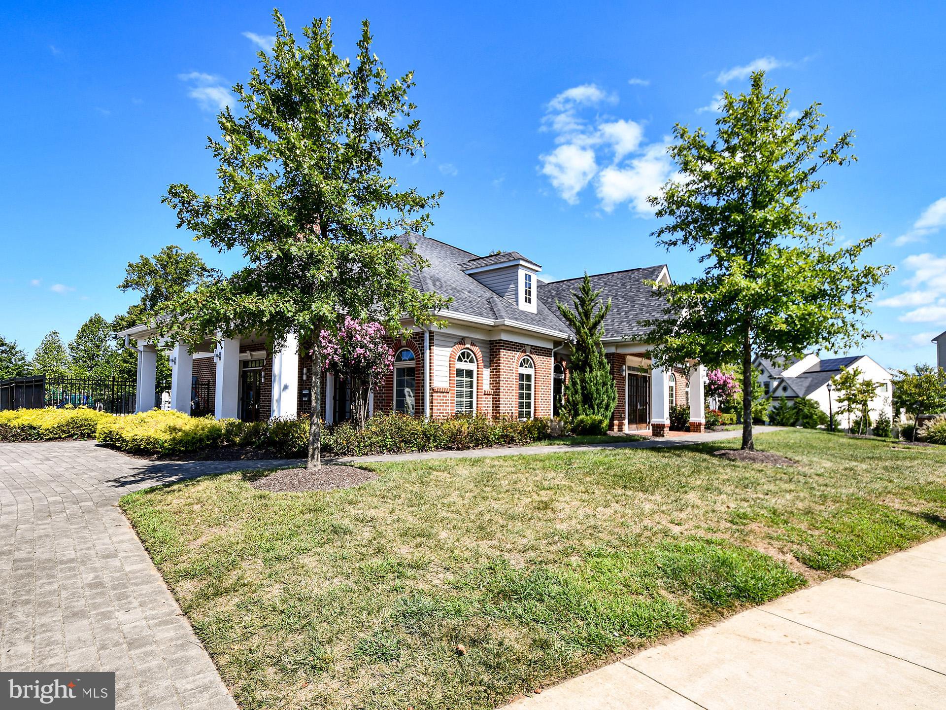 WOODMORE TOWNE CENTRE - Residential Lease