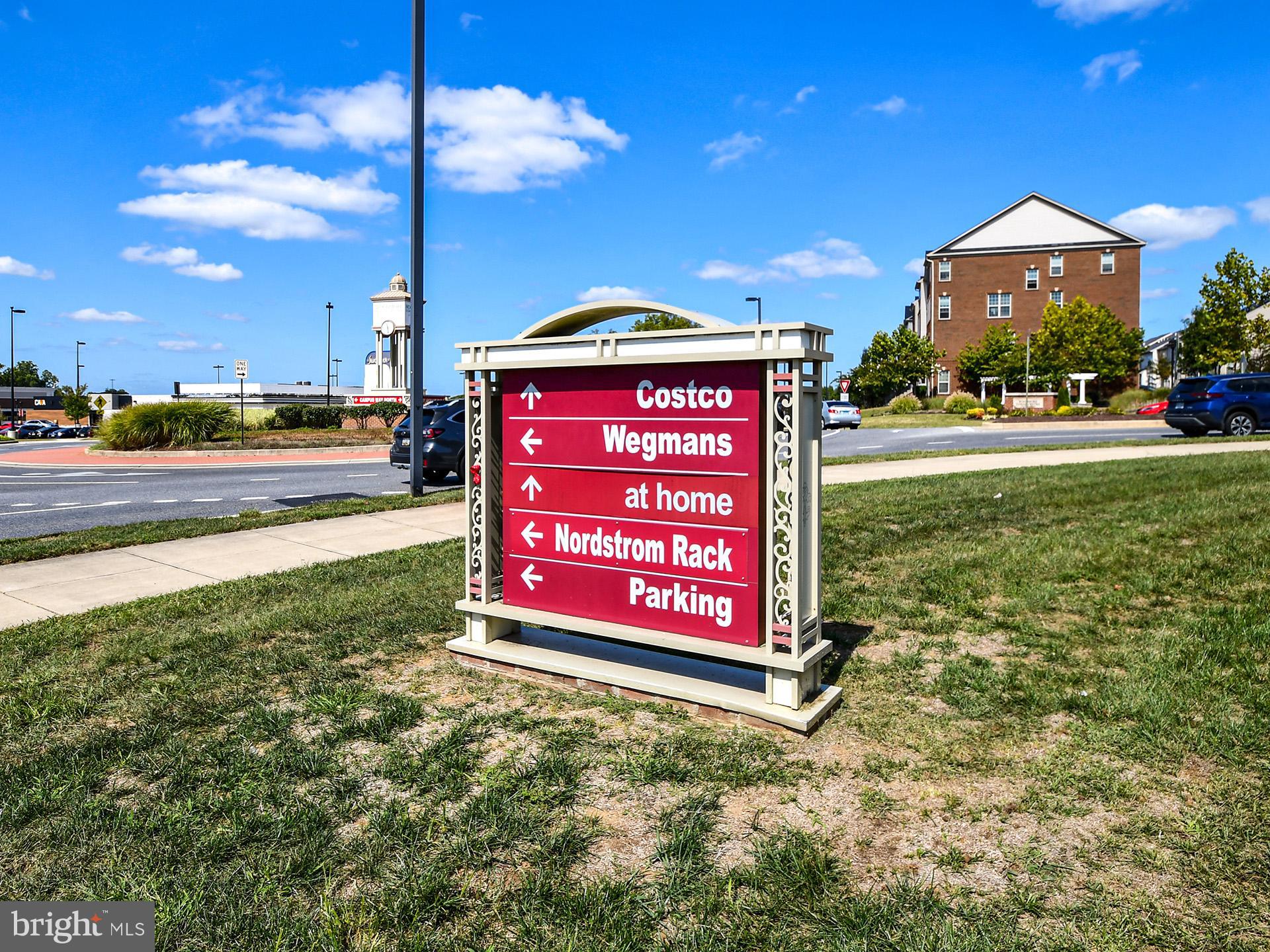 WOODMORE TOWNE CENTRE - Residential Lease