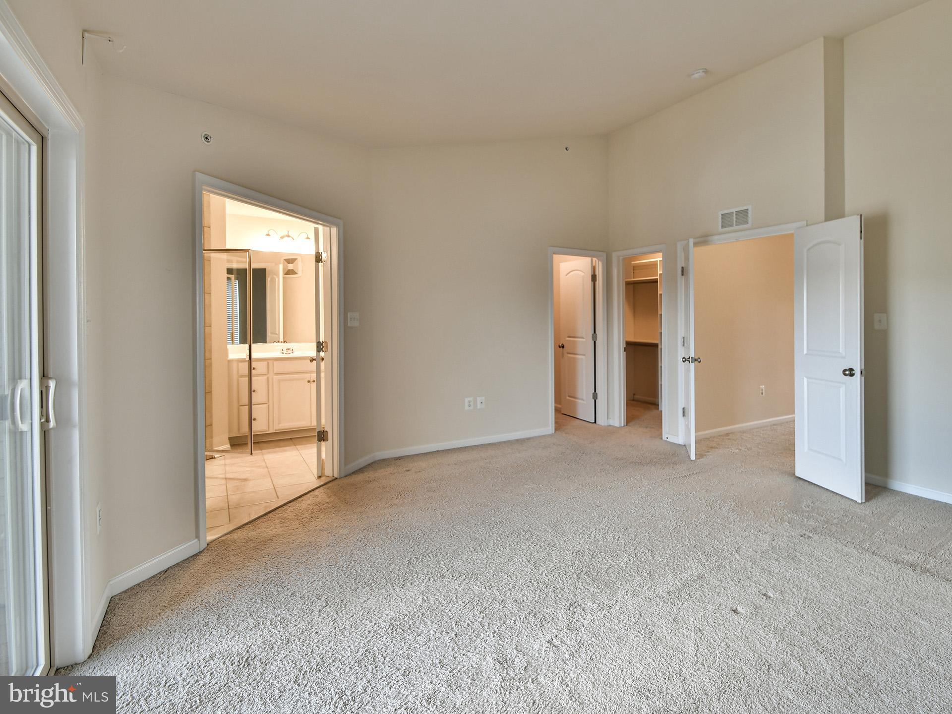 WOODMORE TOWNE CENTRE - Residential Lease