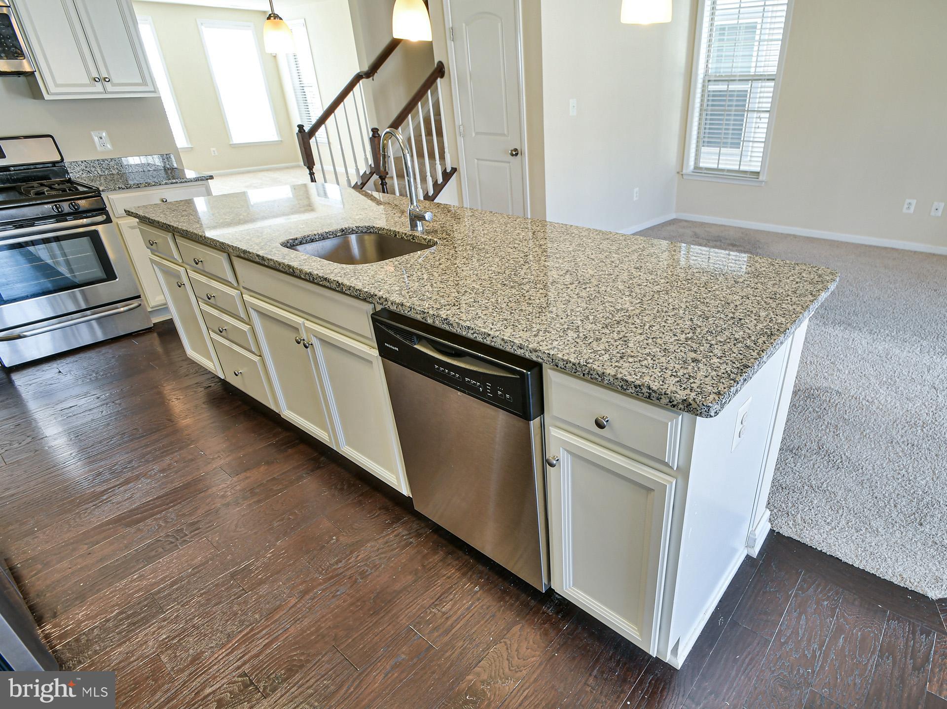 WOODMORE TOWNE CENTRE - Residential Lease