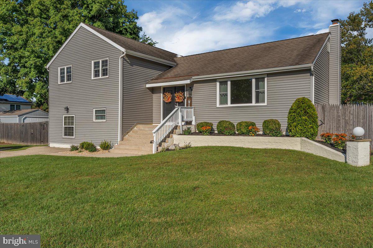 7 SURREY COURT
