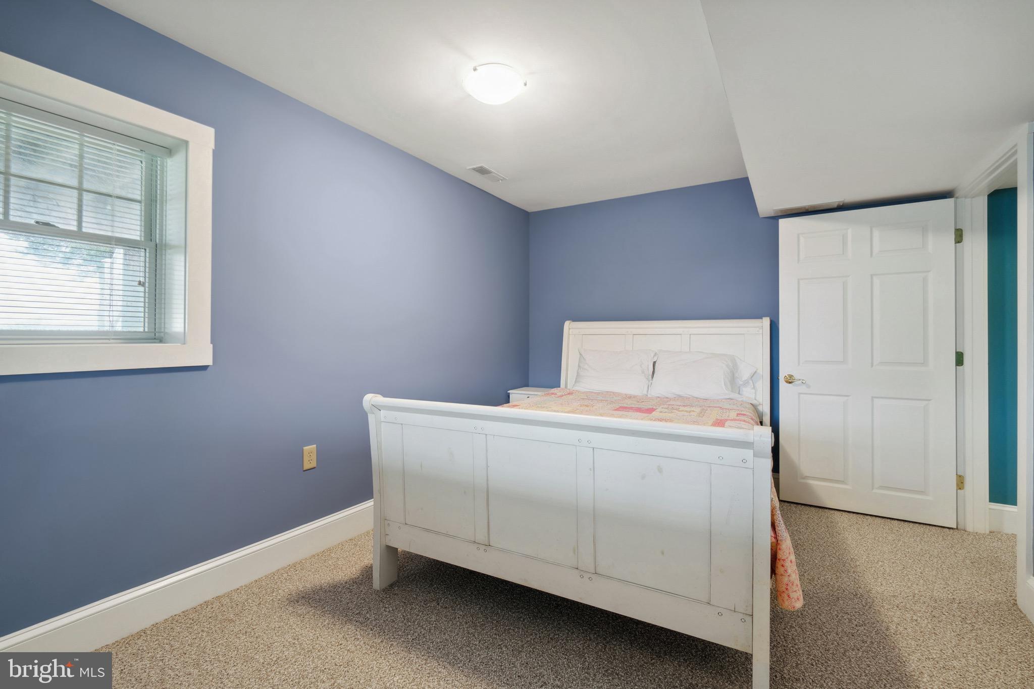 CHANTILLY FARM - Residential