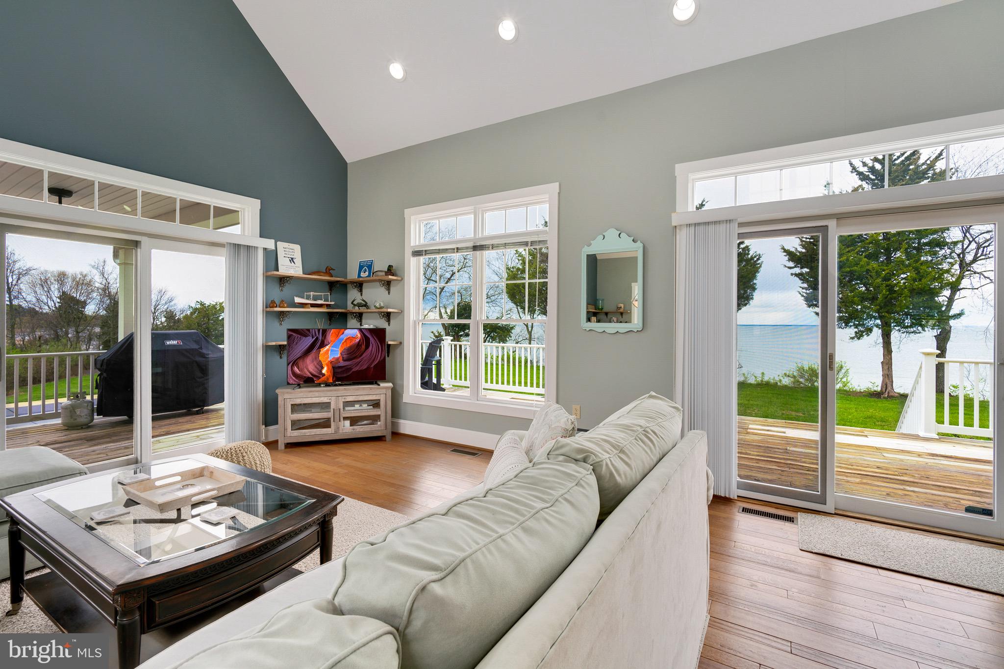 CHANTILLY FARM - Residential