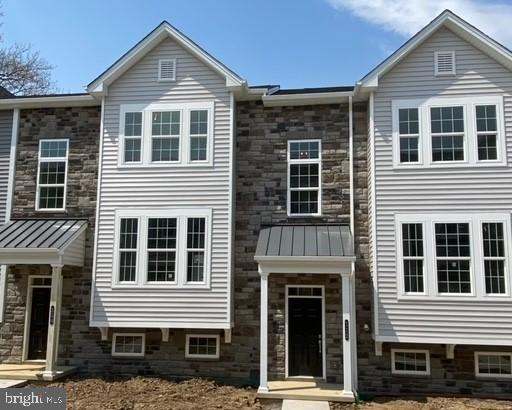 SCHOOL HOUSE MEADOWS - Residential Lease