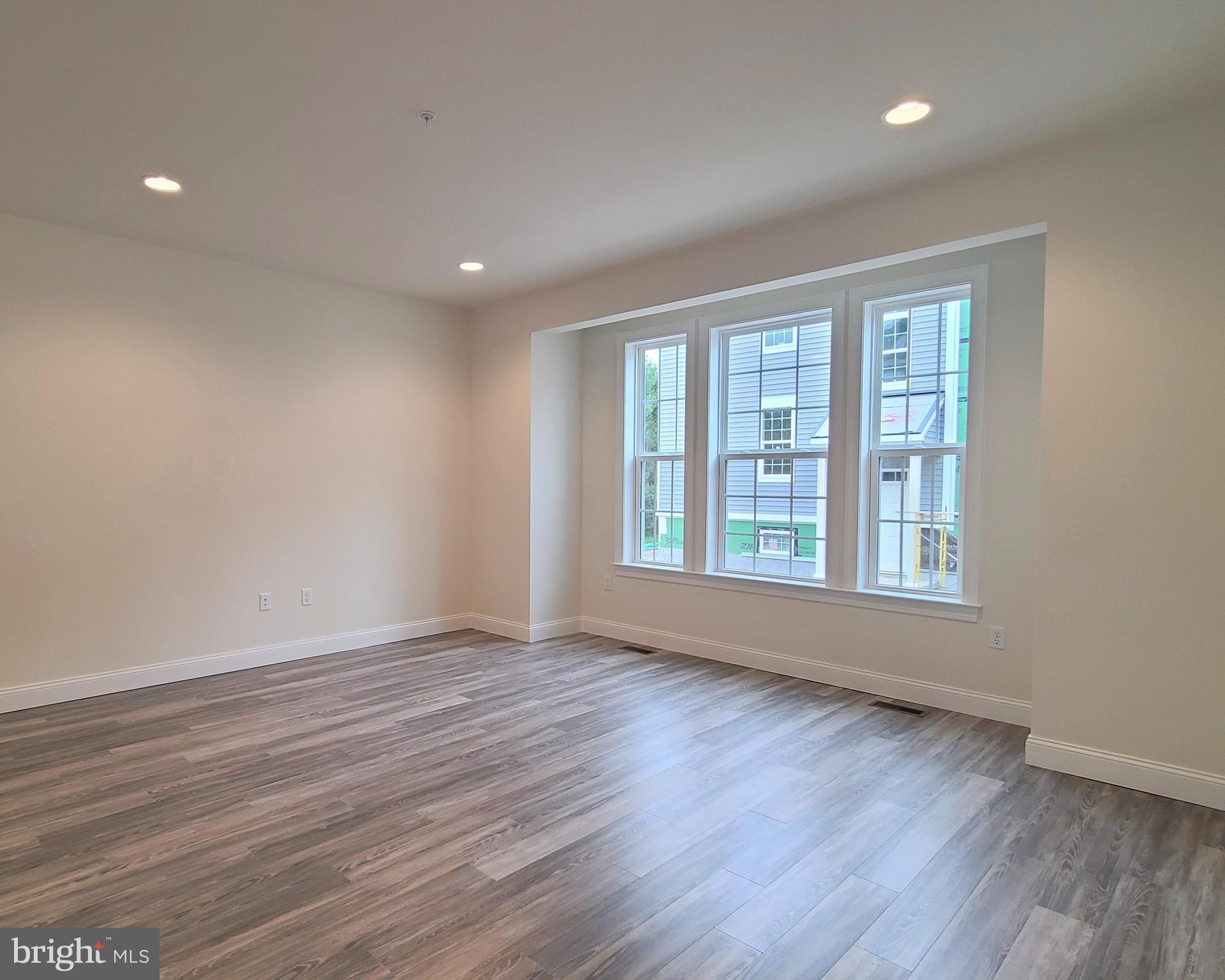 SCHOOL HOUSE MEADOWS - Residential Lease