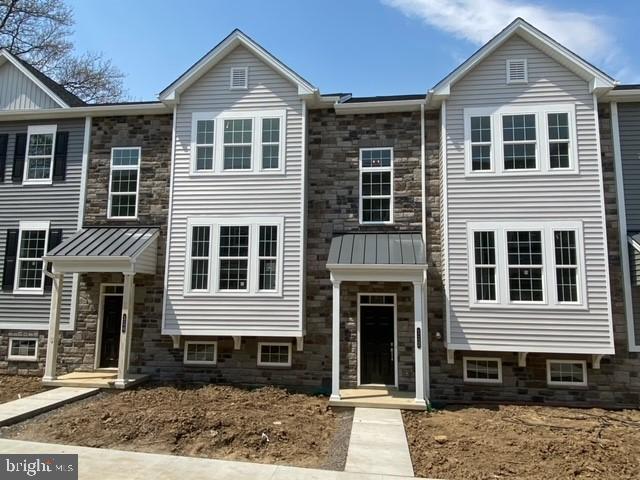 SCHOOL HOUSE MEADOWS - Residential Lease