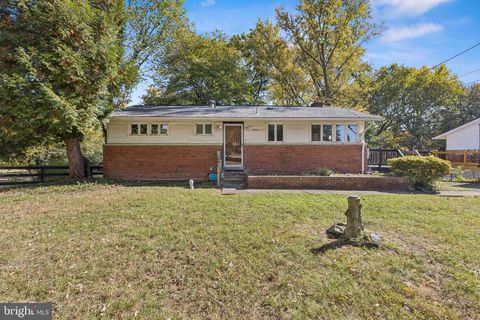 4501 APPLE TREE DRIVE ALEXANDRIA VA 22310