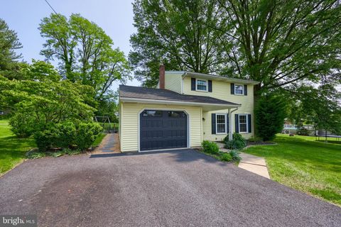 283 WHITTIER LANE LANCASTER PA 17602