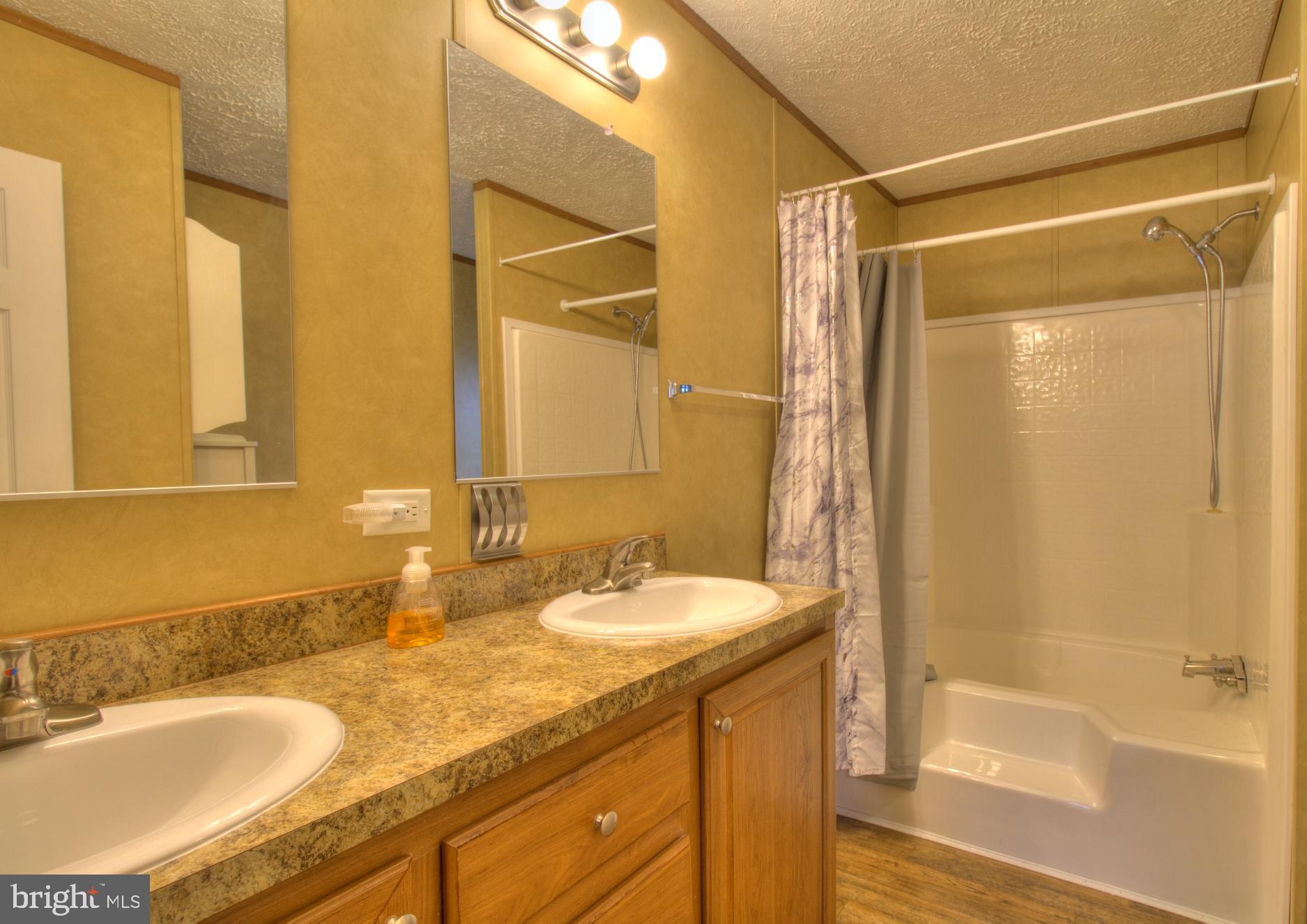 WILLIAMS ESTATES - Residential