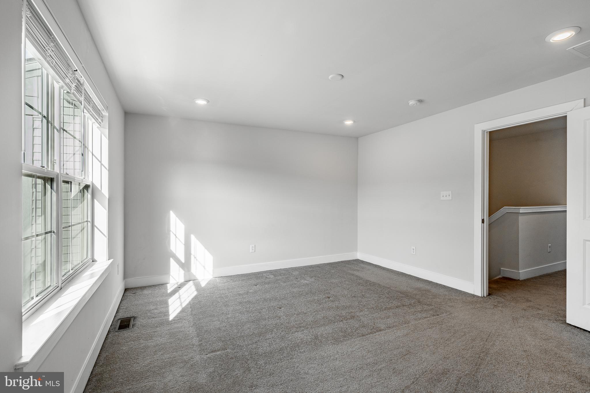 LOCHIEL FARM - Residential