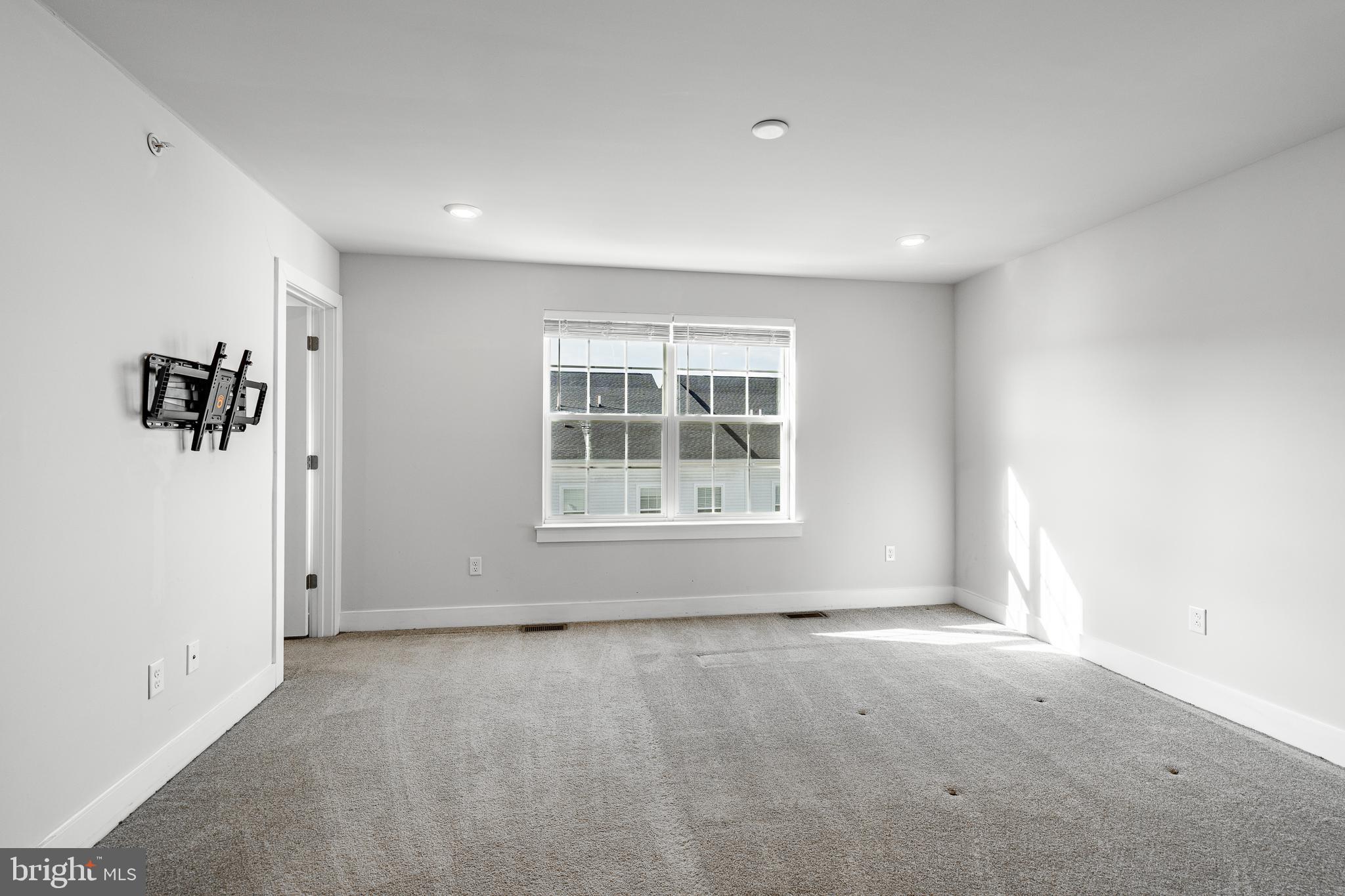 LOCHIEL FARM - Residential