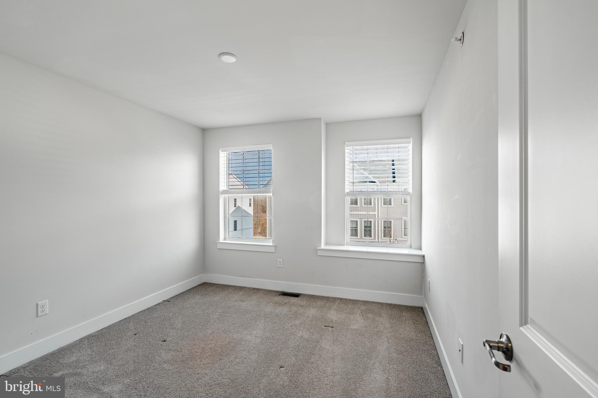 LOCHIEL FARM - Residential