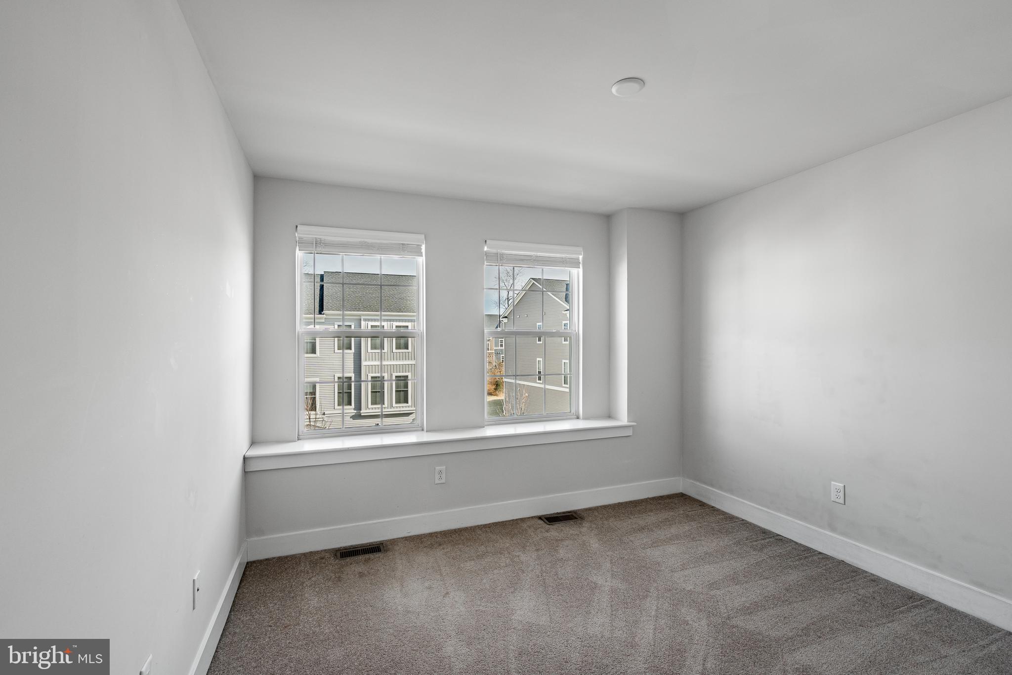 LOCHIEL FARM - Residential