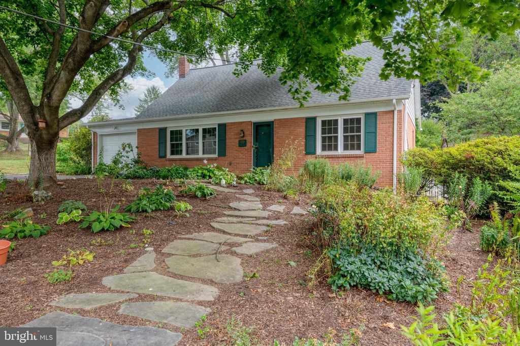 Photo of 501 Yorktown Road, Lancaster, PA 17603 (MLS # PALA2054644)