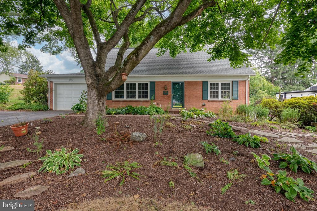 Photo of 501 Yorktown Road, Lancaster, PA 17603 (MLS # PALA2054644)