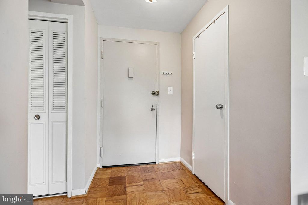 Photo of 10201 Grosvenor Place #414, ROCKVILLE, MD 20852 (MLS # MDMC2229784)