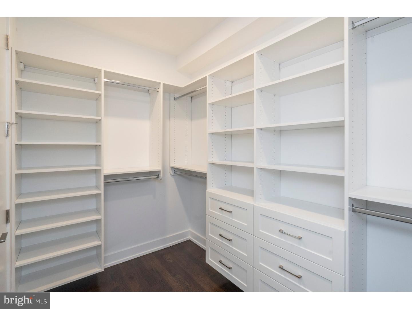 SOCIETY HILL - Residential