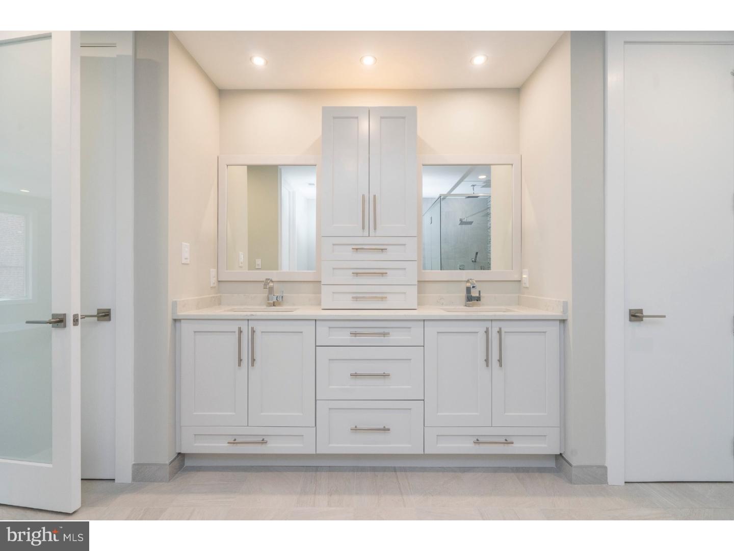 SOCIETY HILL - Residential