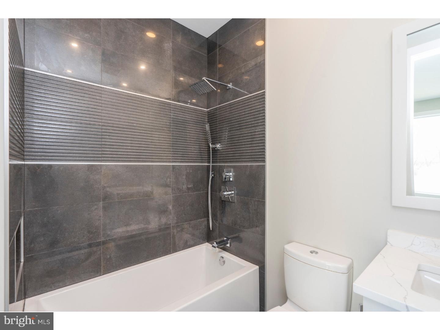 SOCIETY HILL - Residential