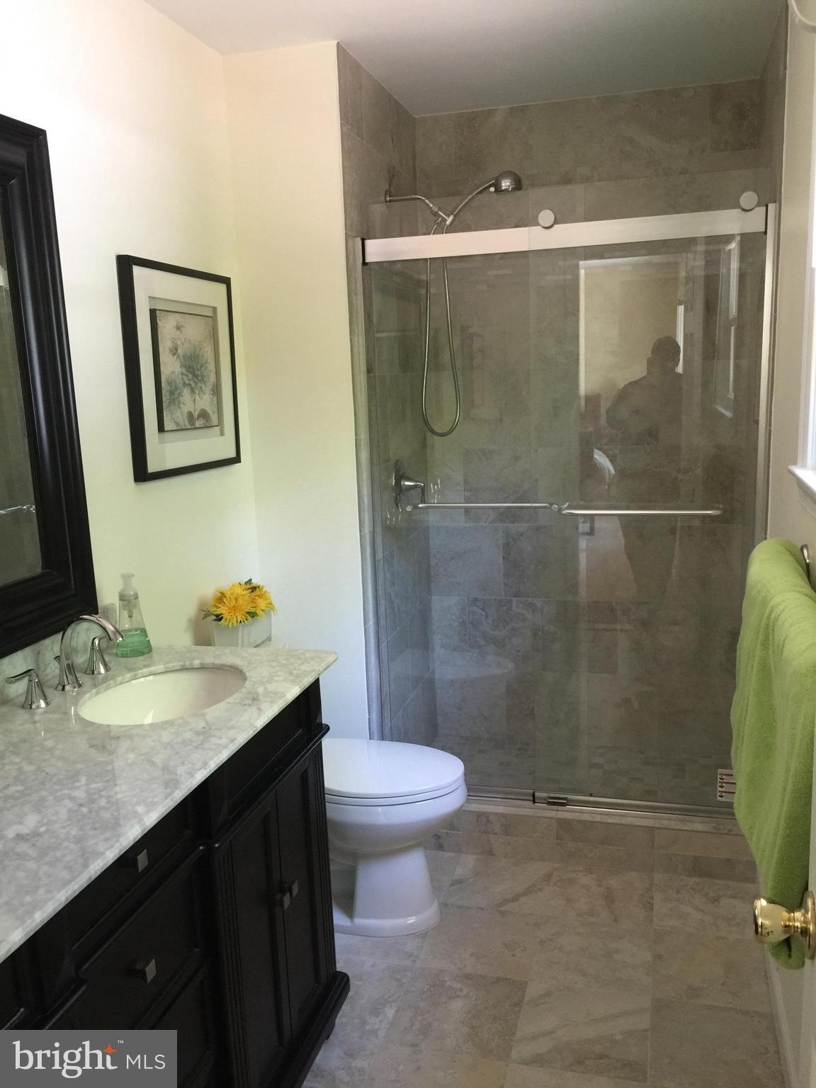 FOX MILL ESTATES - Residential Lease