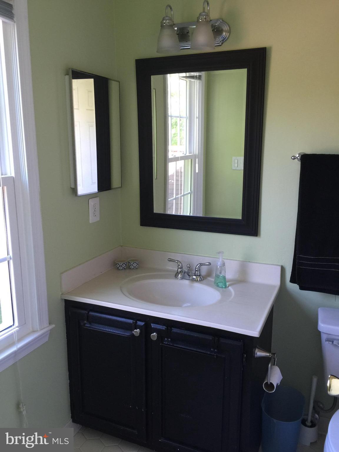 FOX MILL ESTATES - Residential Lease