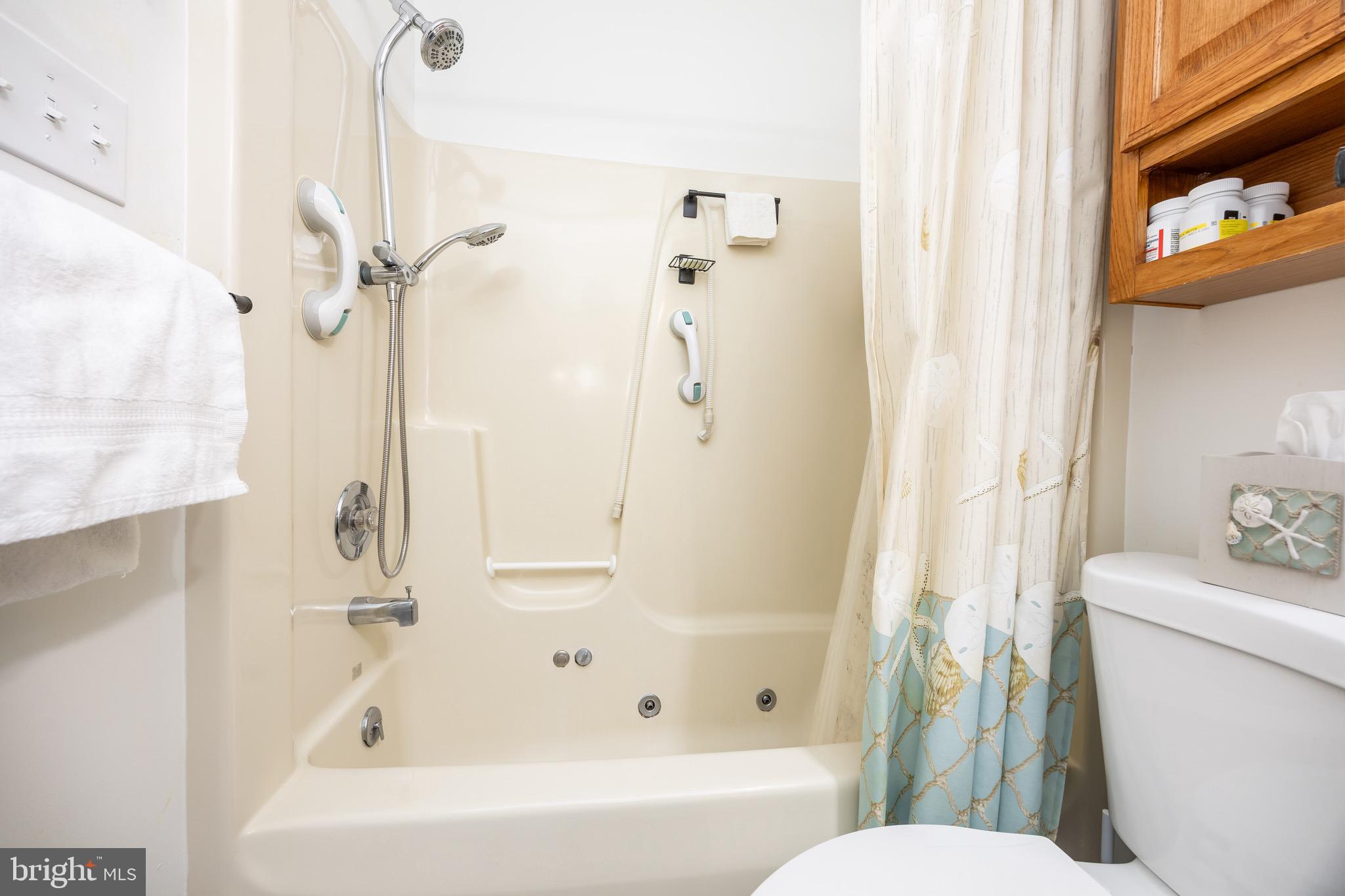 SCHUMAKER MANOR - Residential