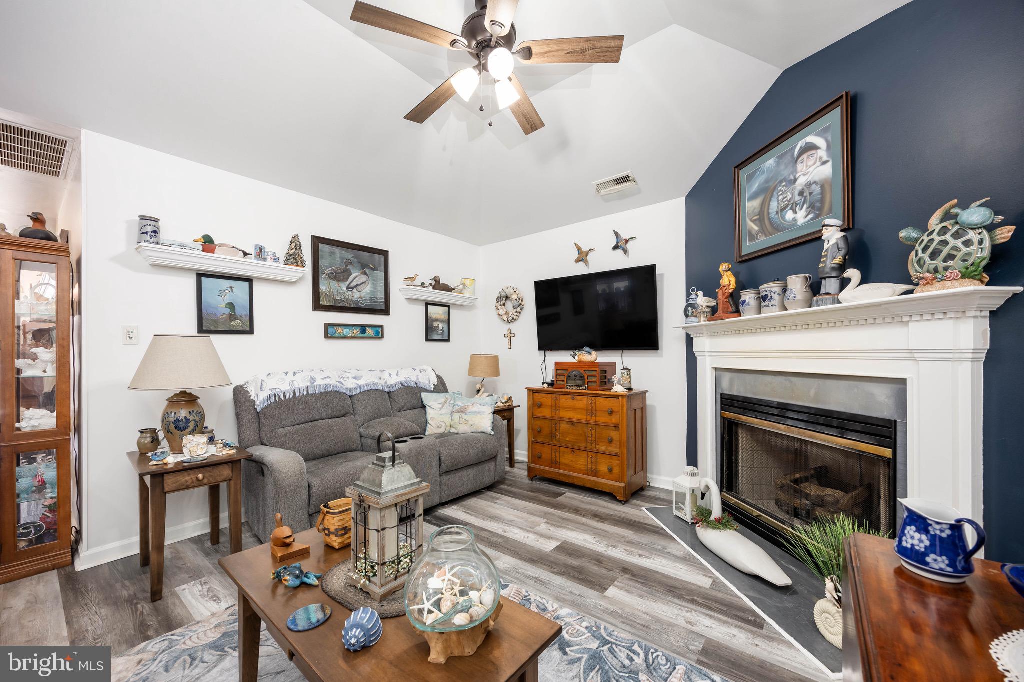 SCHUMAKER MANOR - Residential