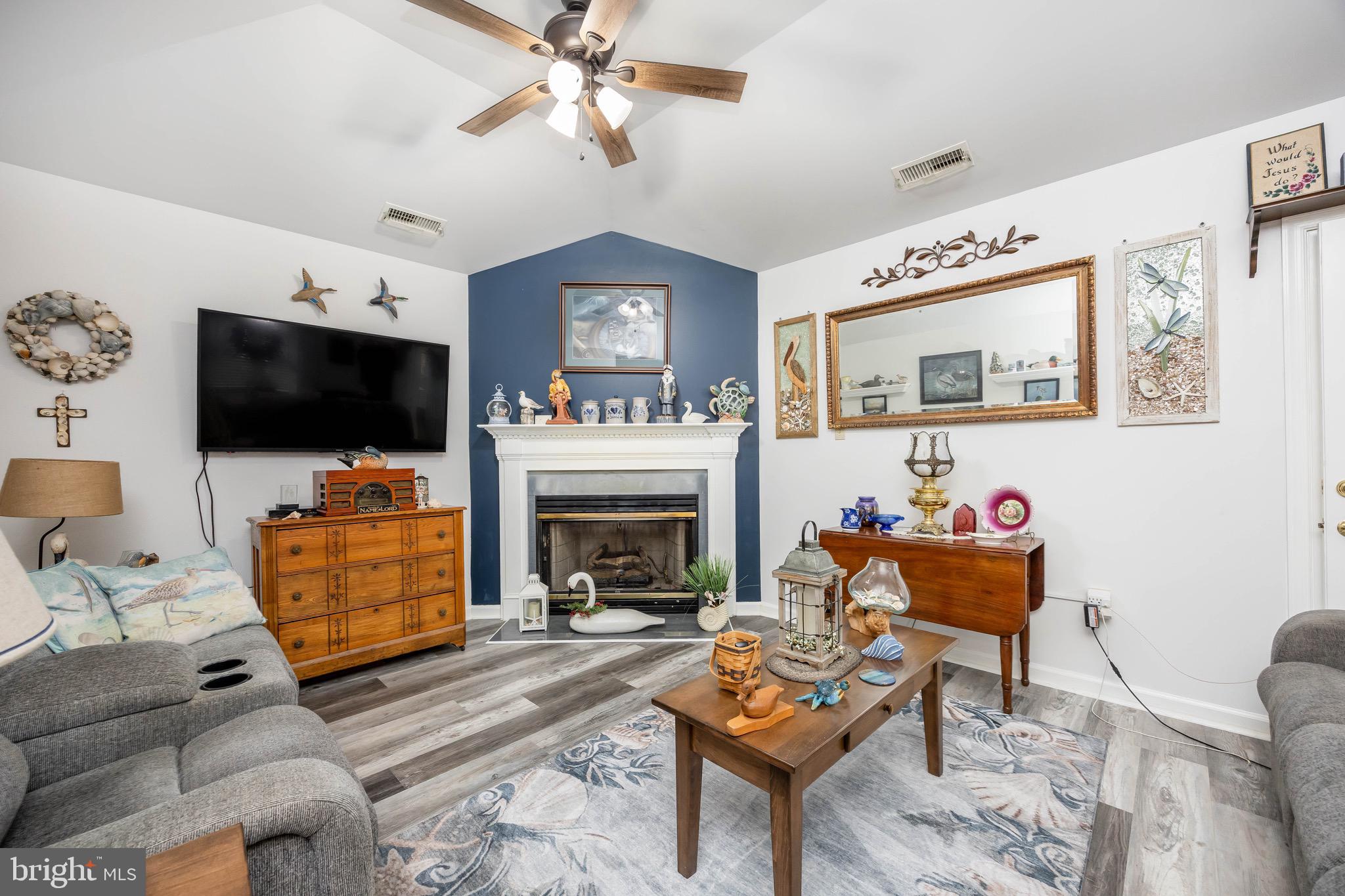 SCHUMAKER MANOR - Residential