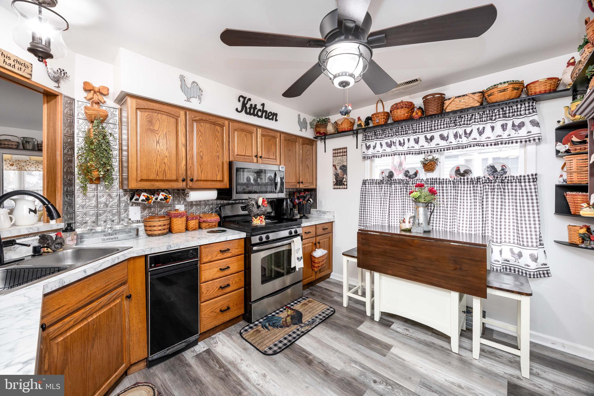 SCHUMAKER MANOR - Residential