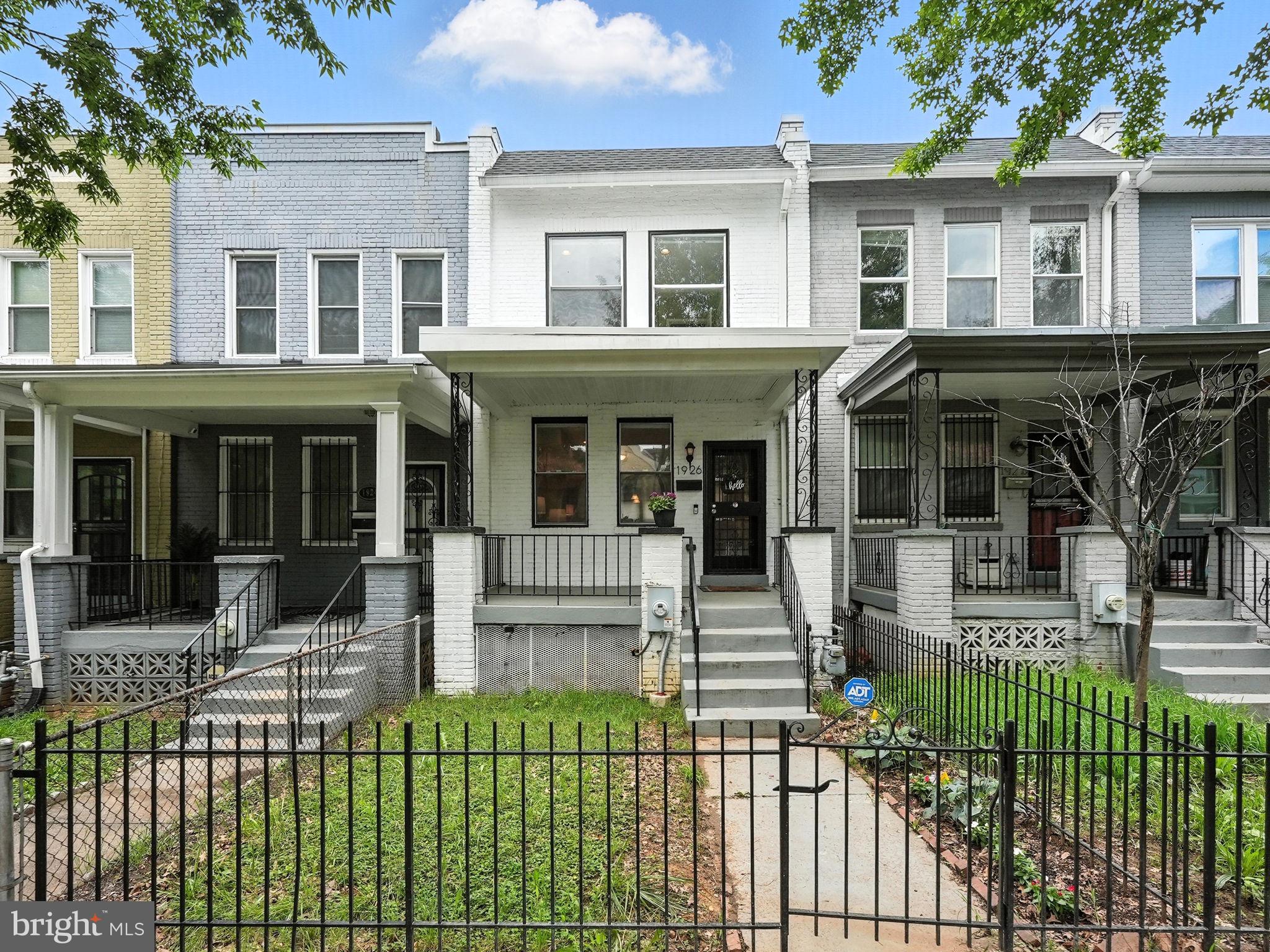 1926 BENNETT PLACE NE
