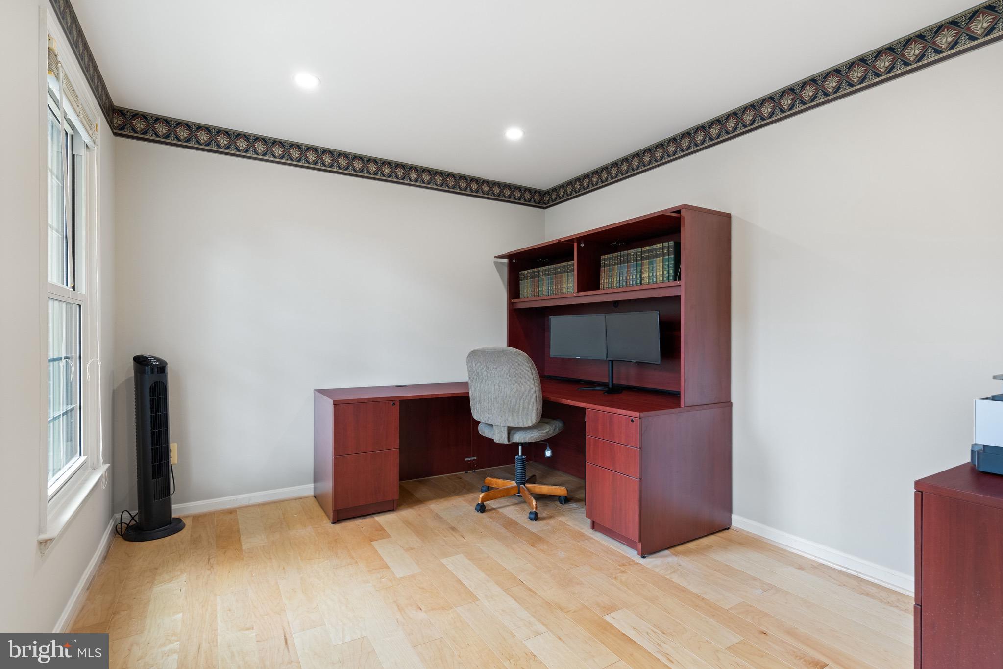 LIFESTYLE AT SULLY STATION - Residential