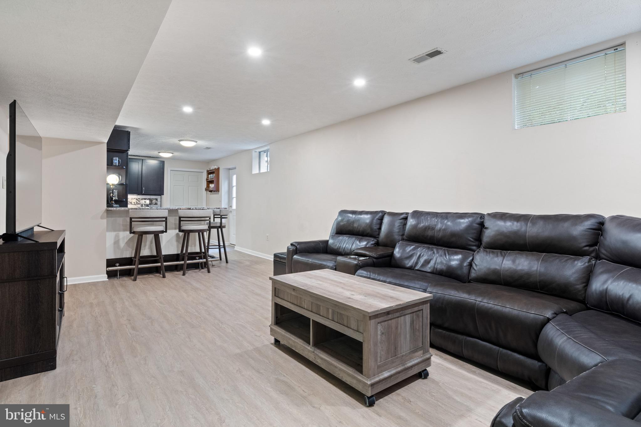 LIFESTYLE AT SULLY STATION - Residential