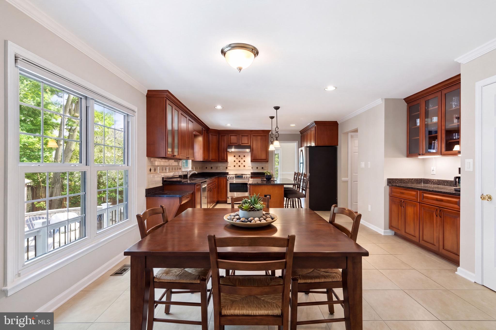 LIFESTYLE AT SULLY STATION - Residential