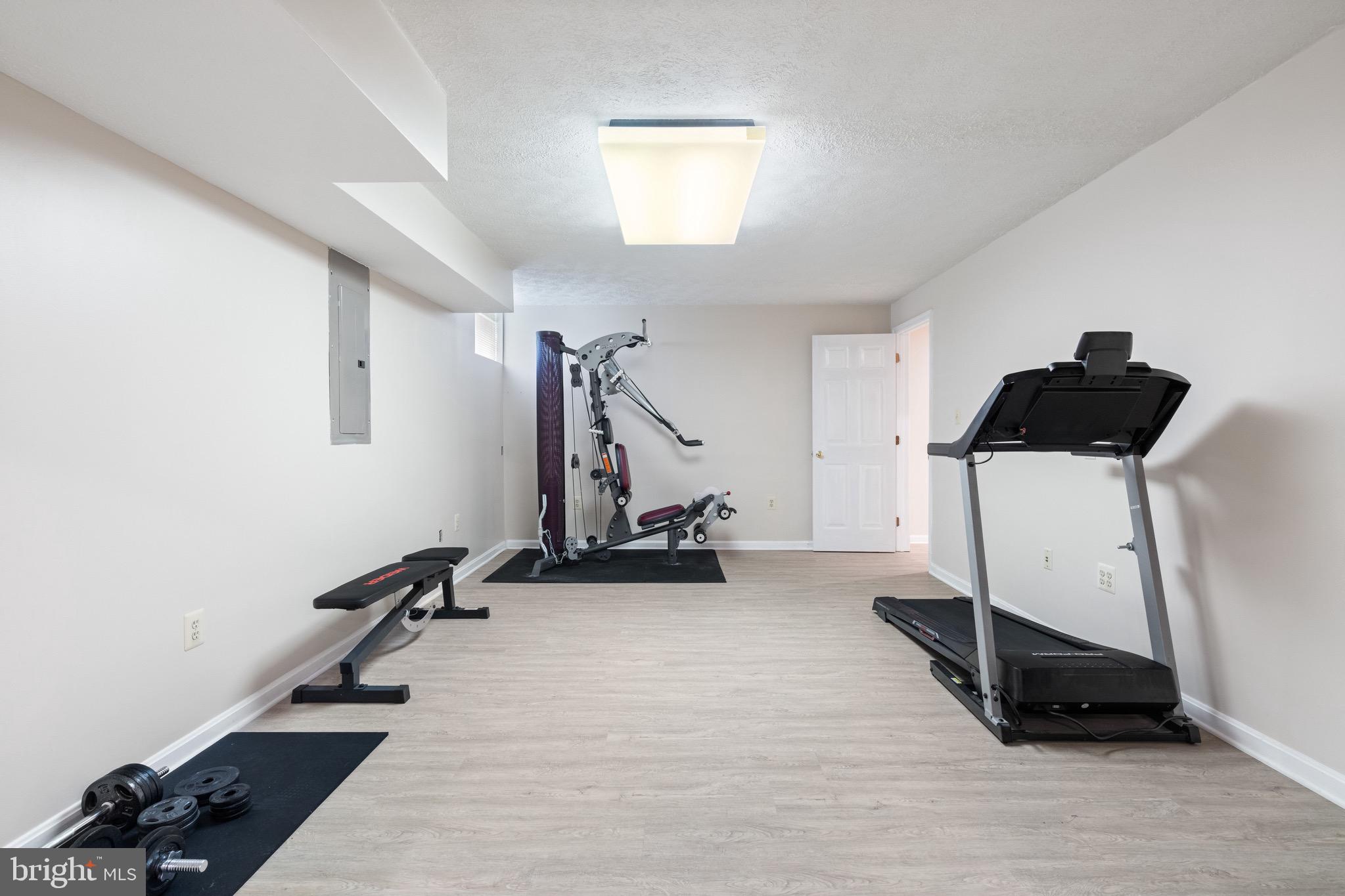 LIFESTYLE AT SULLY STATION - Residential