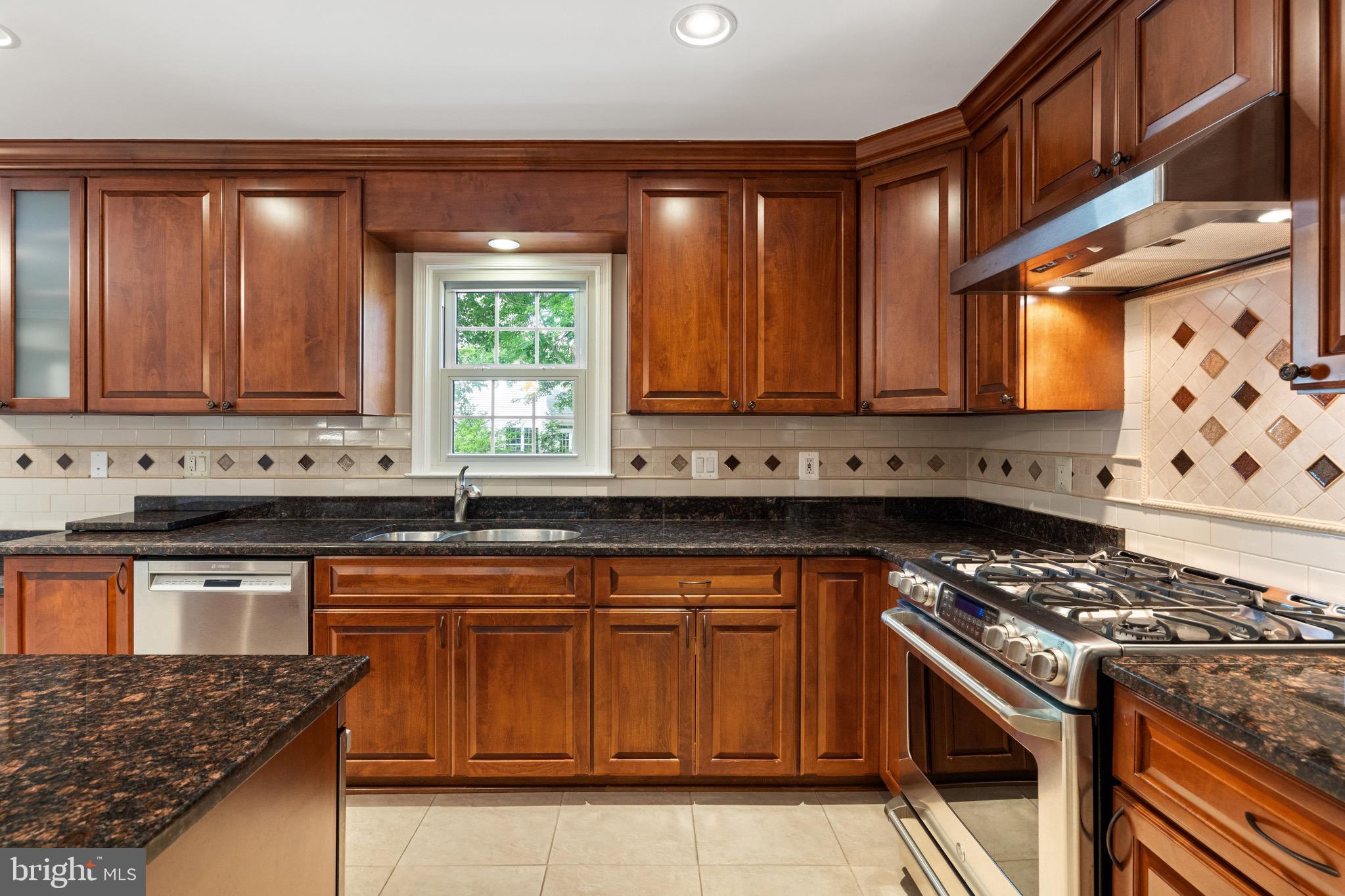LIFESTYLE AT SULLY STATION - Residential