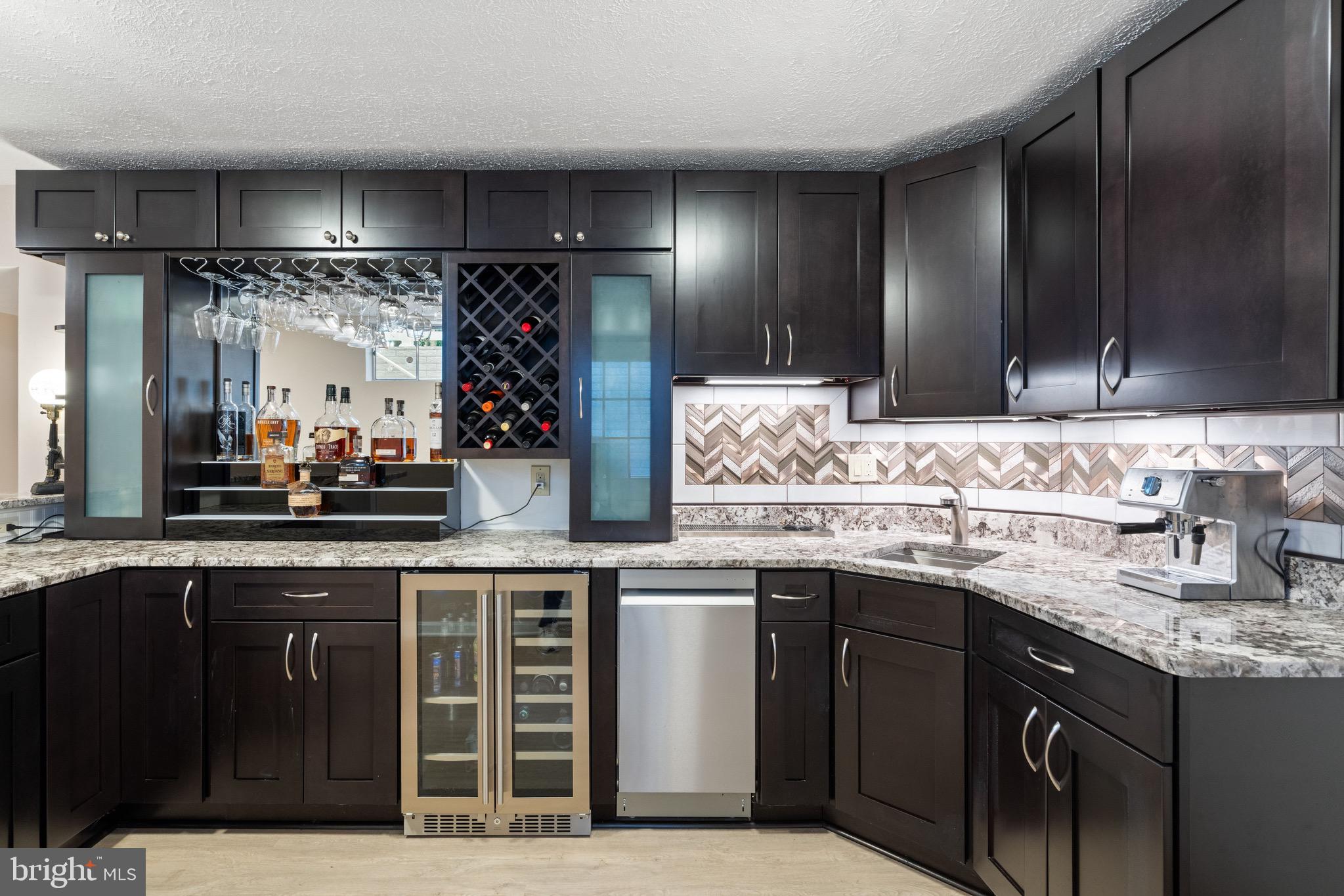 LIFESTYLE AT SULLY STATION - Residential