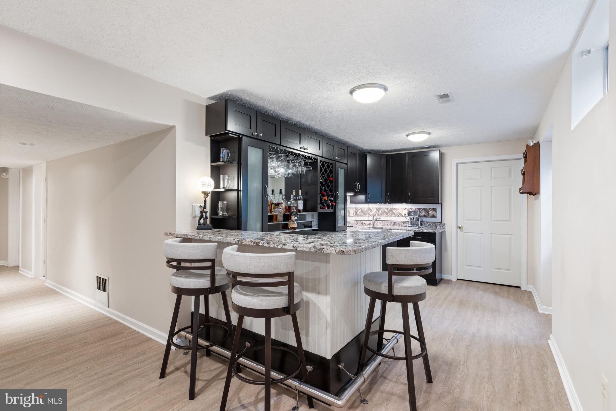 LIFESTYLE AT SULLY STATION - Residential