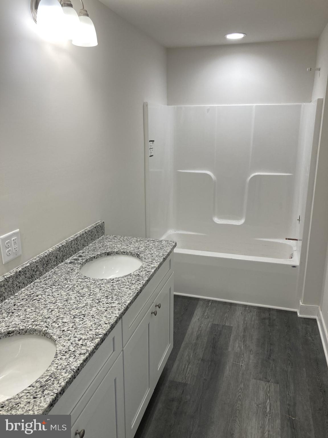 WESTMORELAND SHORES - Residential