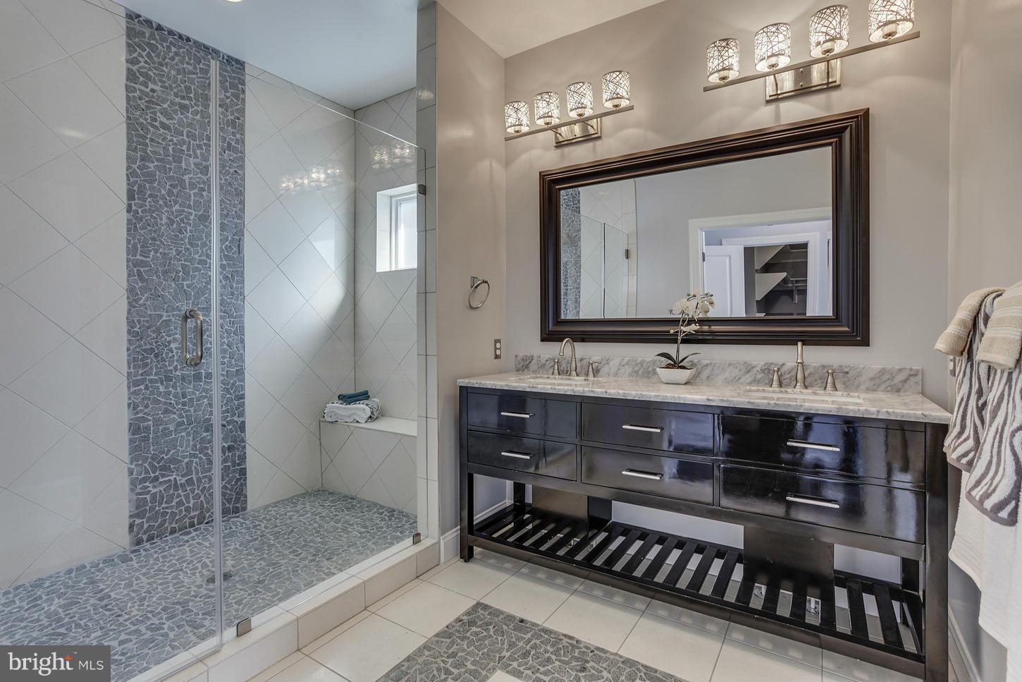 PALISADE GARDENS - Residential