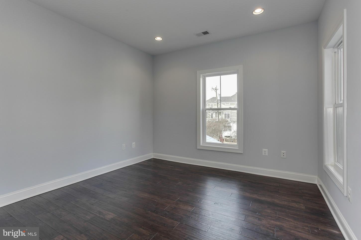 PALISADE GARDENS - Residential