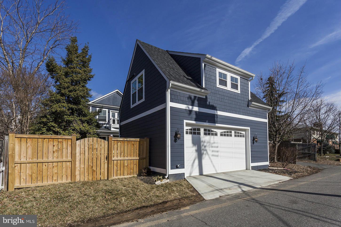 PALISADE GARDENS - Residential