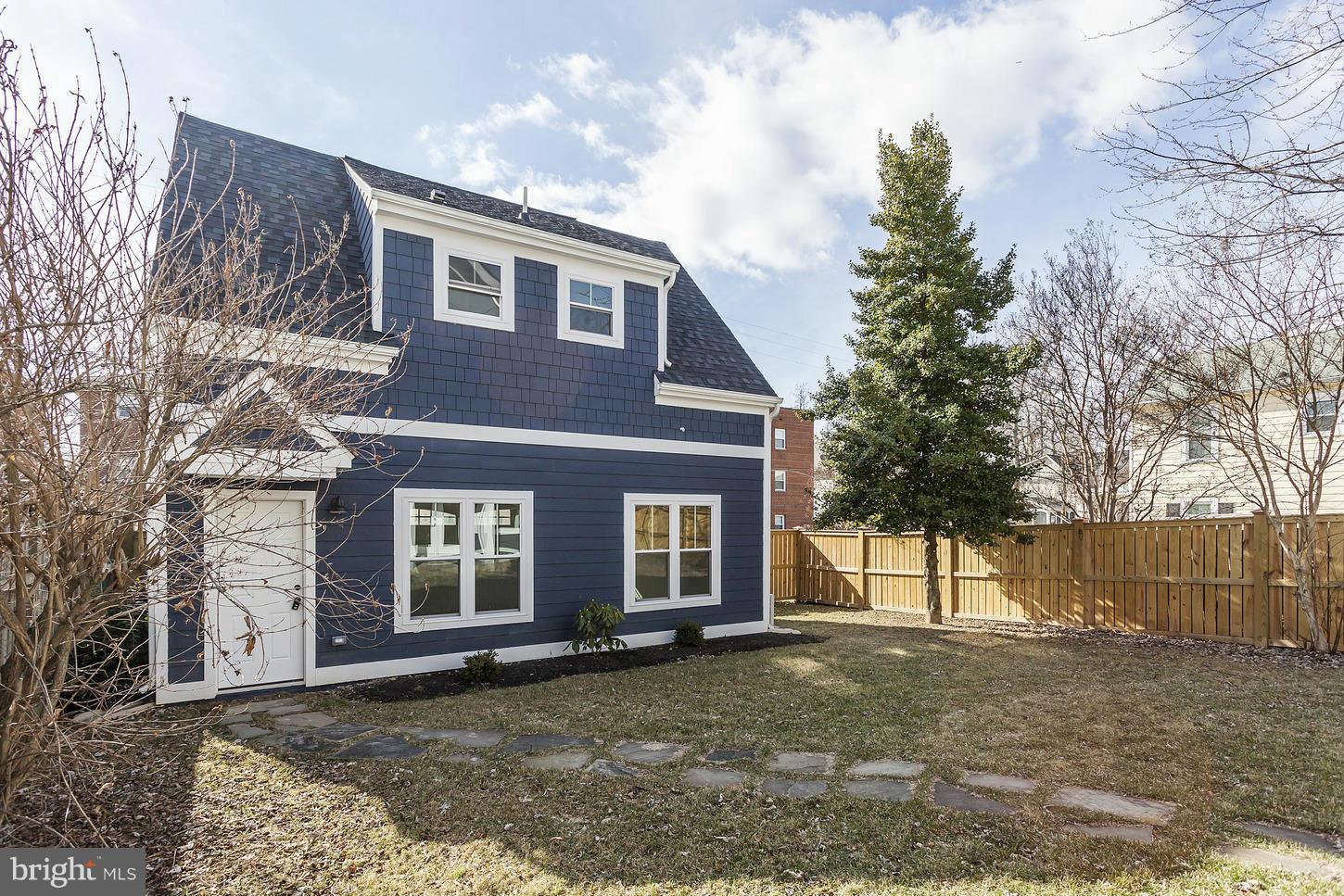 PALISADE GARDENS - Residential