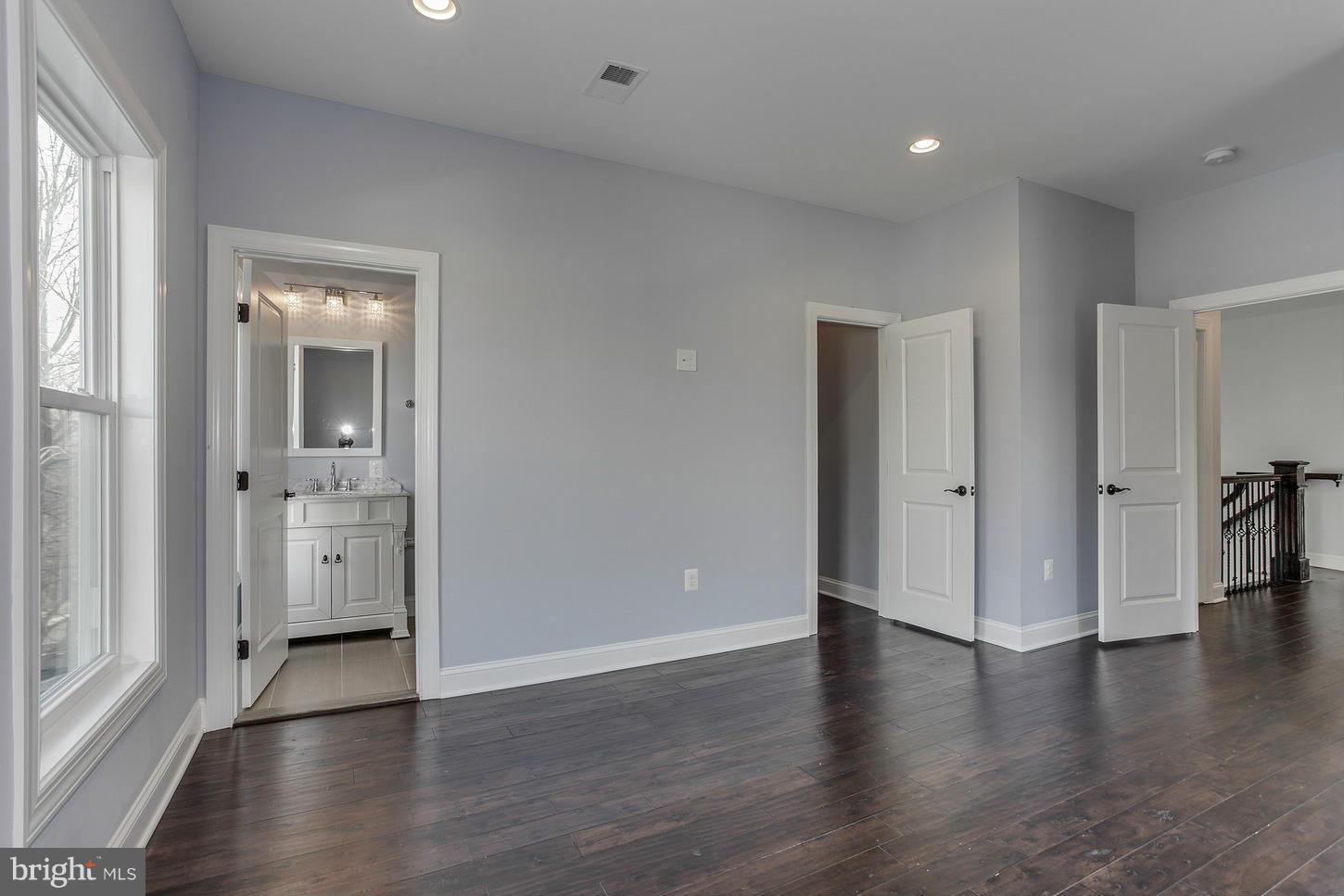 PALISADE GARDENS - Residential