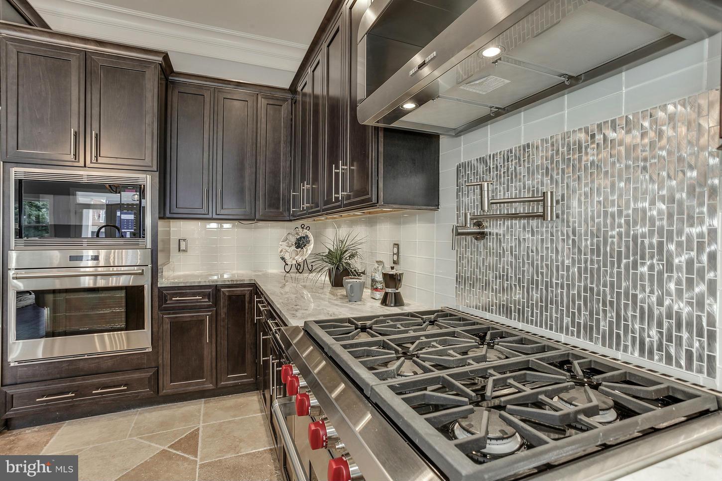 PALISADE GARDENS - Residential