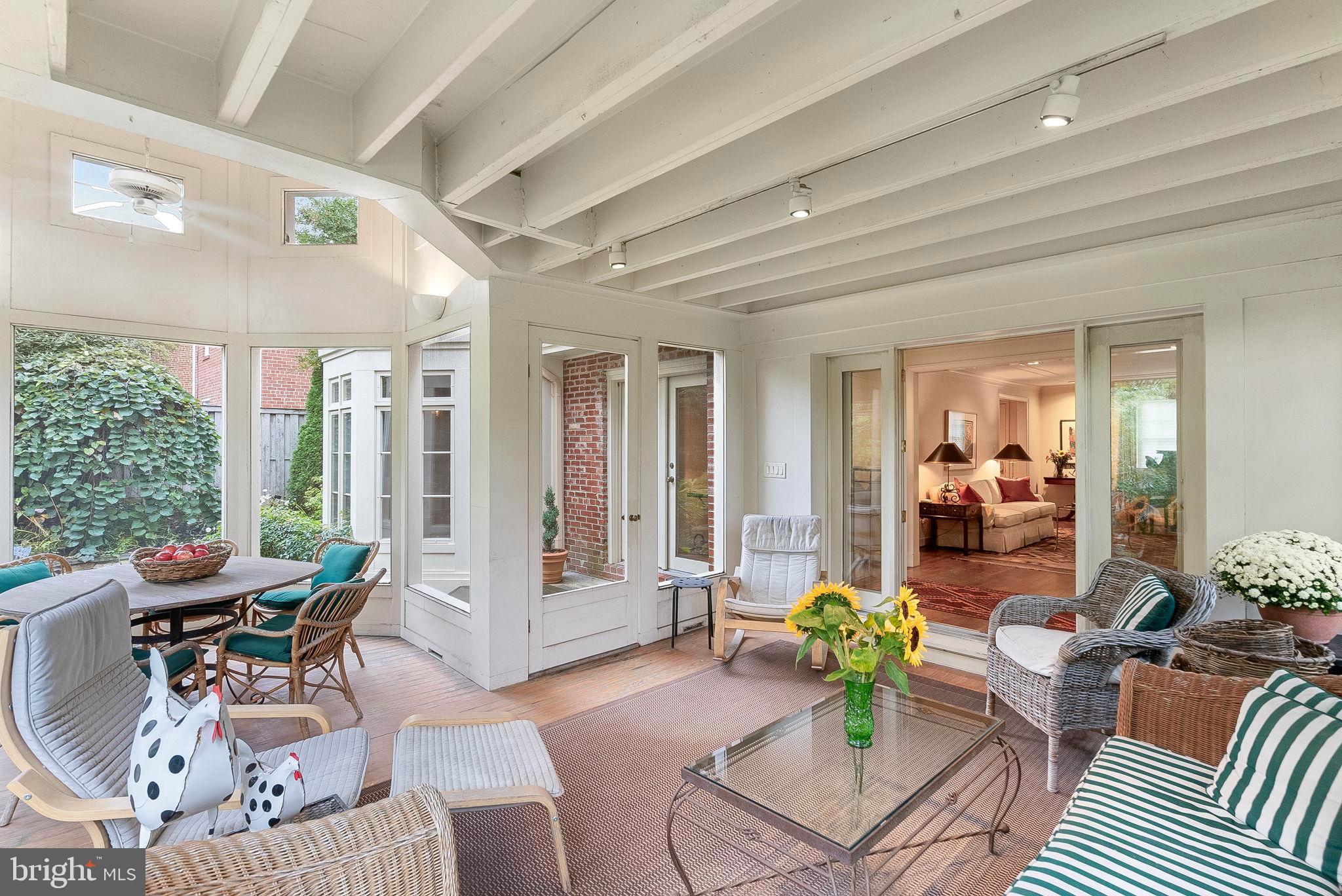 NORTH HILLS - Residential