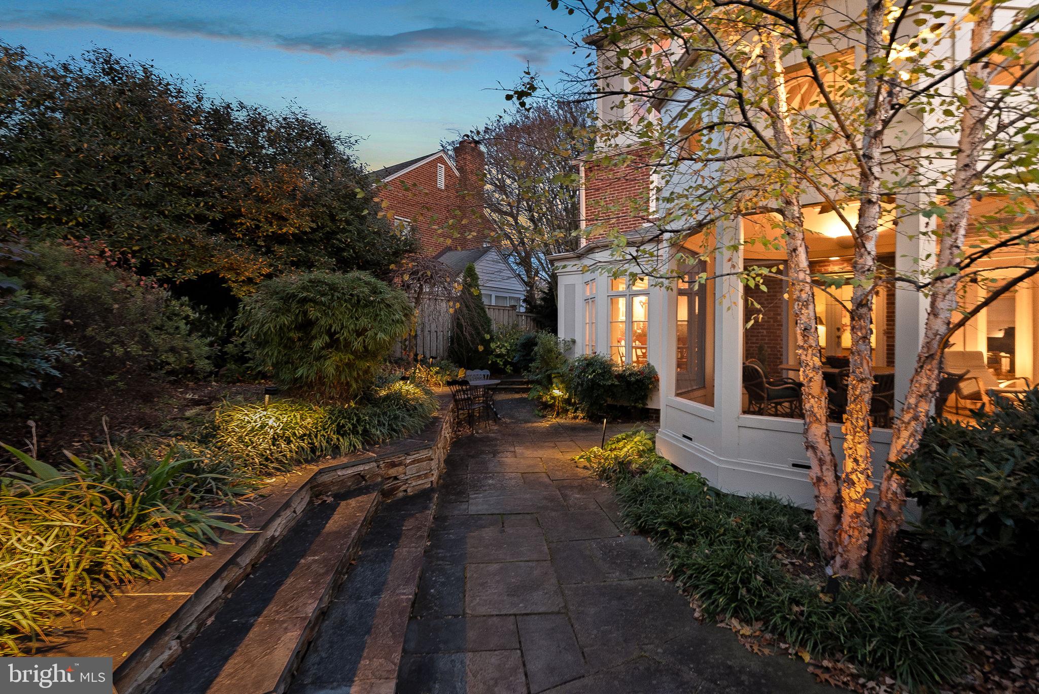 NORTH HILLS - Residential