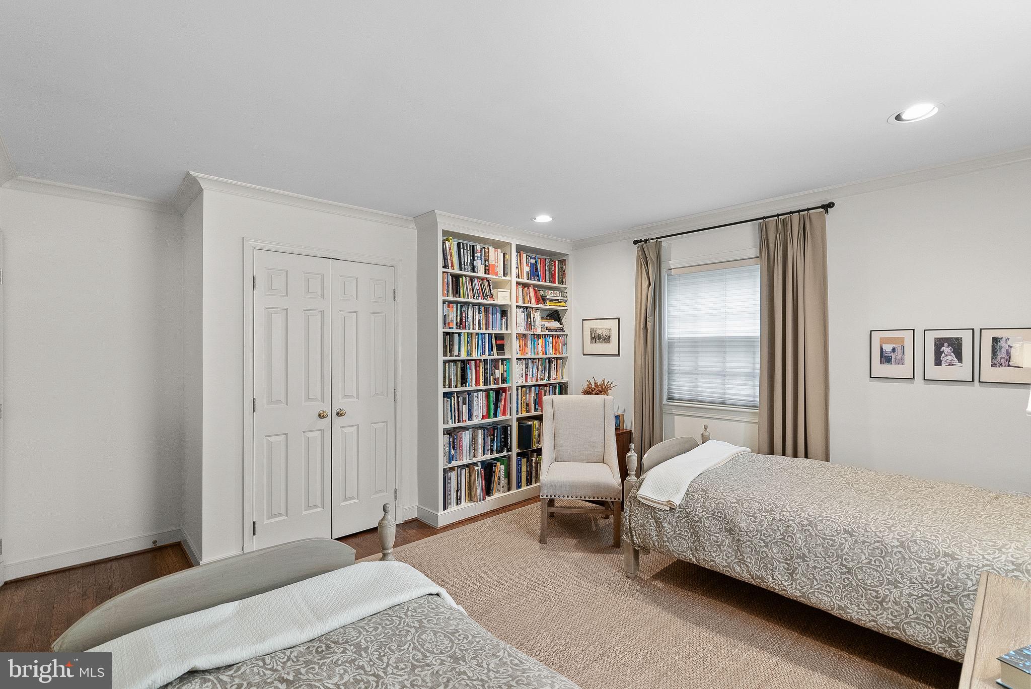 NORTH HILLS - Residential