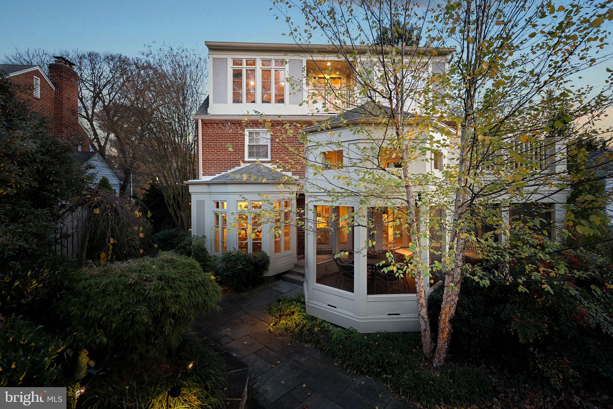 NORTH HILLS - Residential