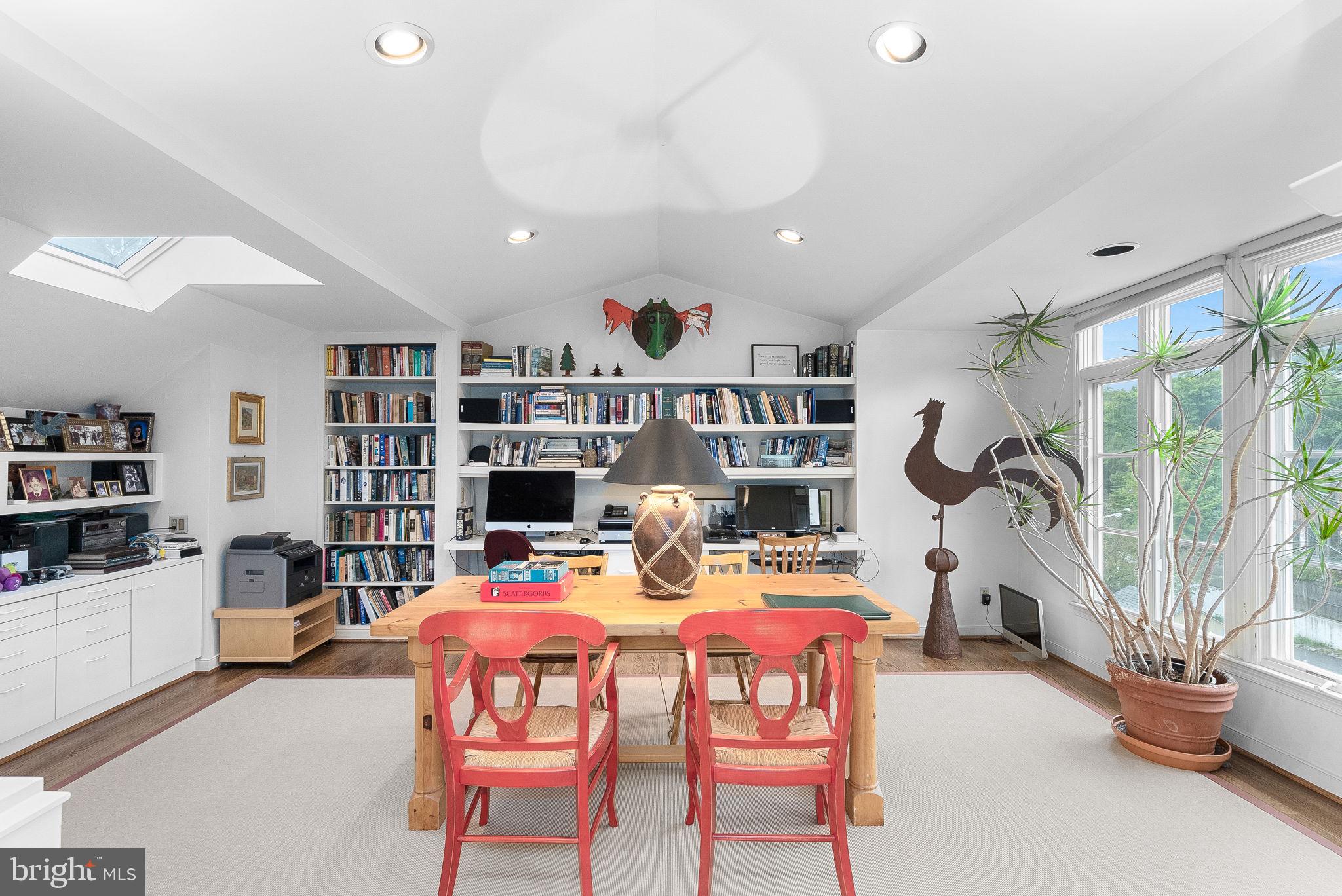 NORTH HILLS - Residential